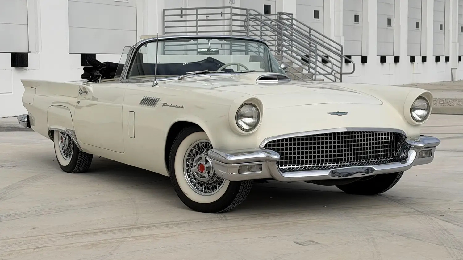 1957 Ford Thunderbird