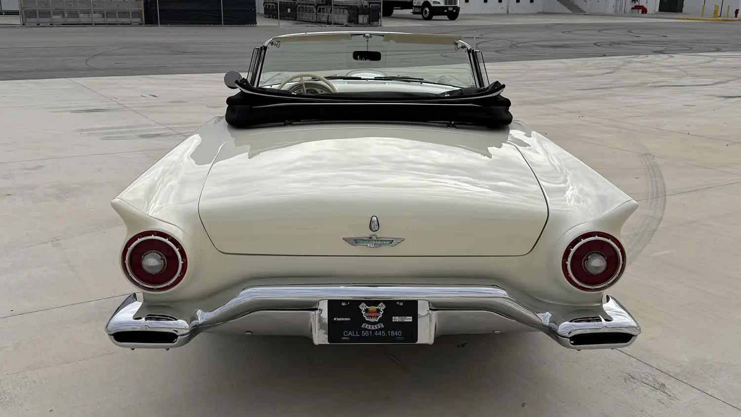 1957 Ford Thunderbird