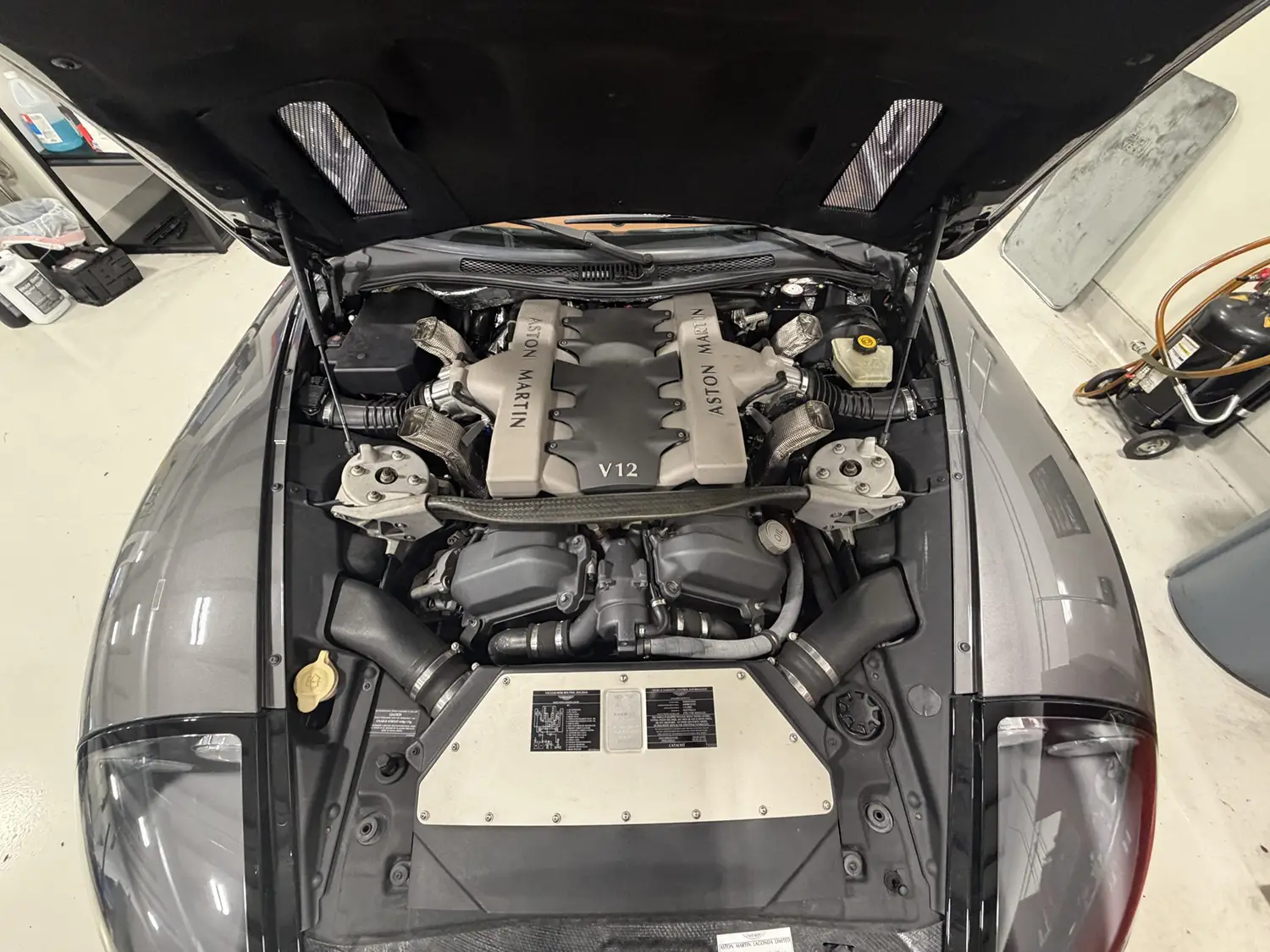 2004 Aston Martin V12 Vanquish