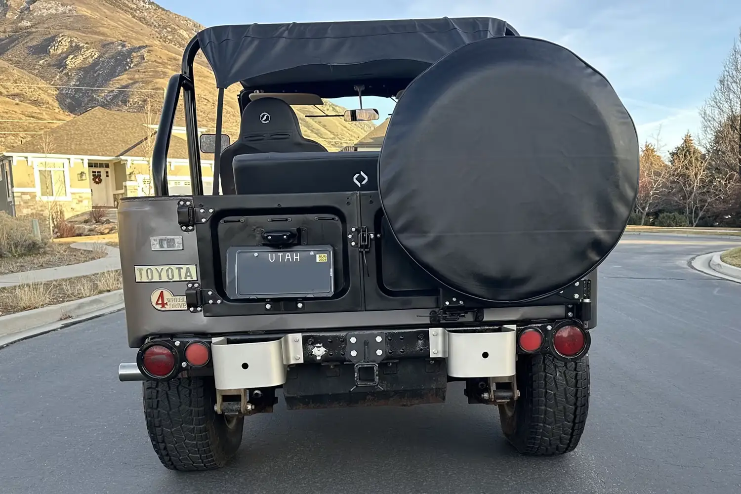 1971 Toyota FJ-40 Land Cruiser