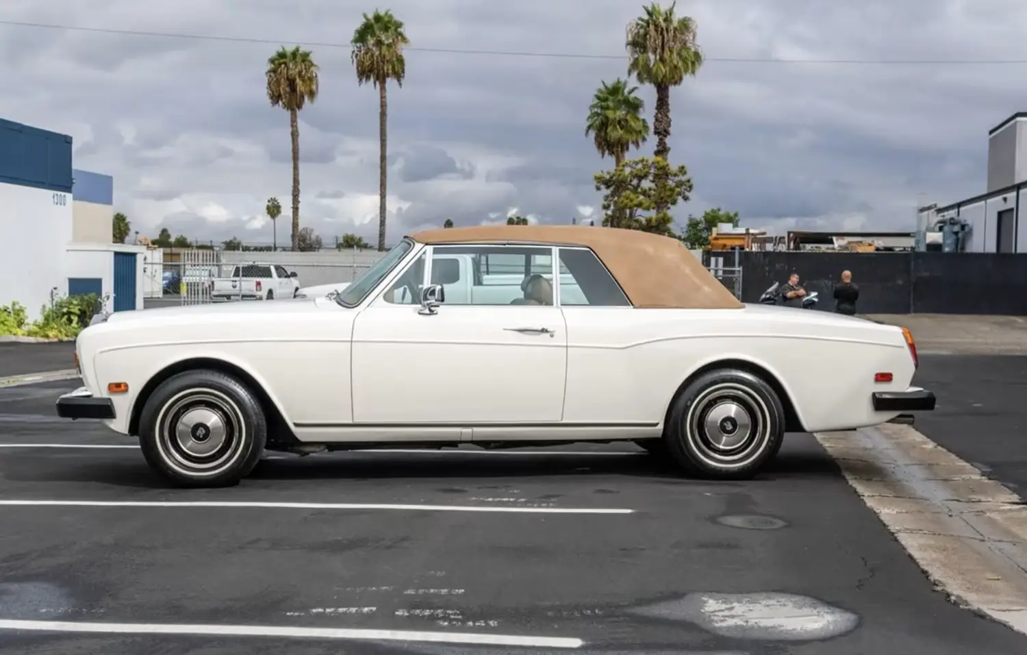 1976 Rolls-Royce Corniche Drophead Coupe 1976 Rolls-Royce Corniche Drophead Coupe