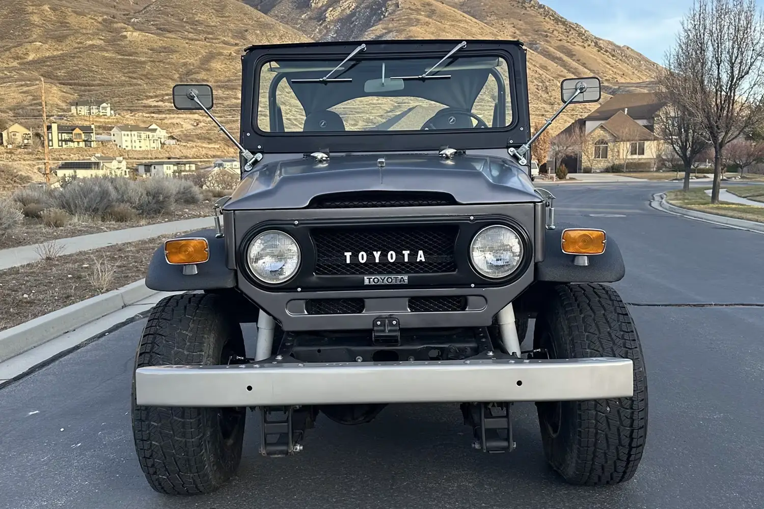 1971 Toyota FJ-40 Land Cruiser
