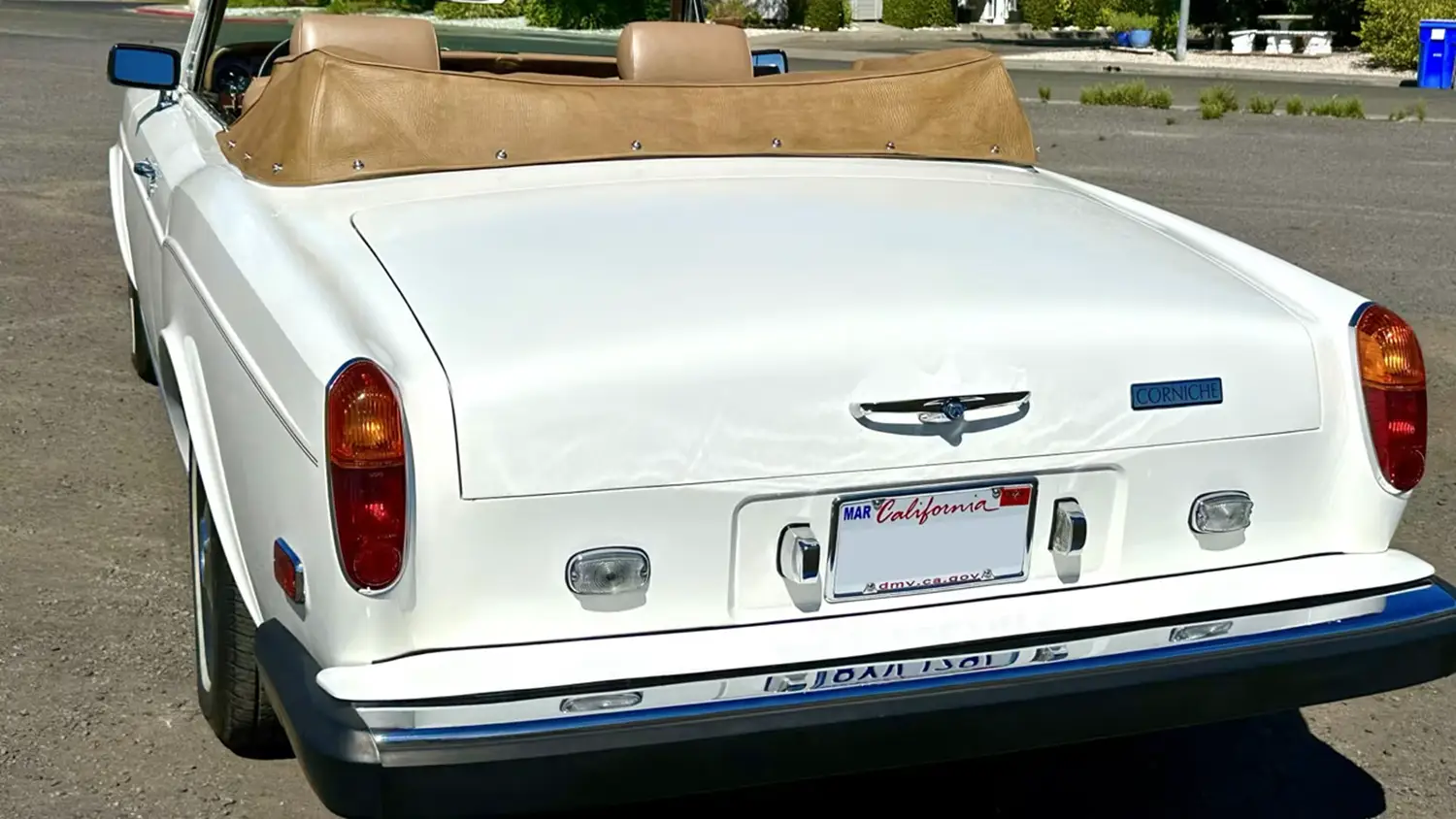 1976 Rolls-Royce Corniche Drophead Coupe 1976 Rolls-Royce Corniche Drophead Coupe