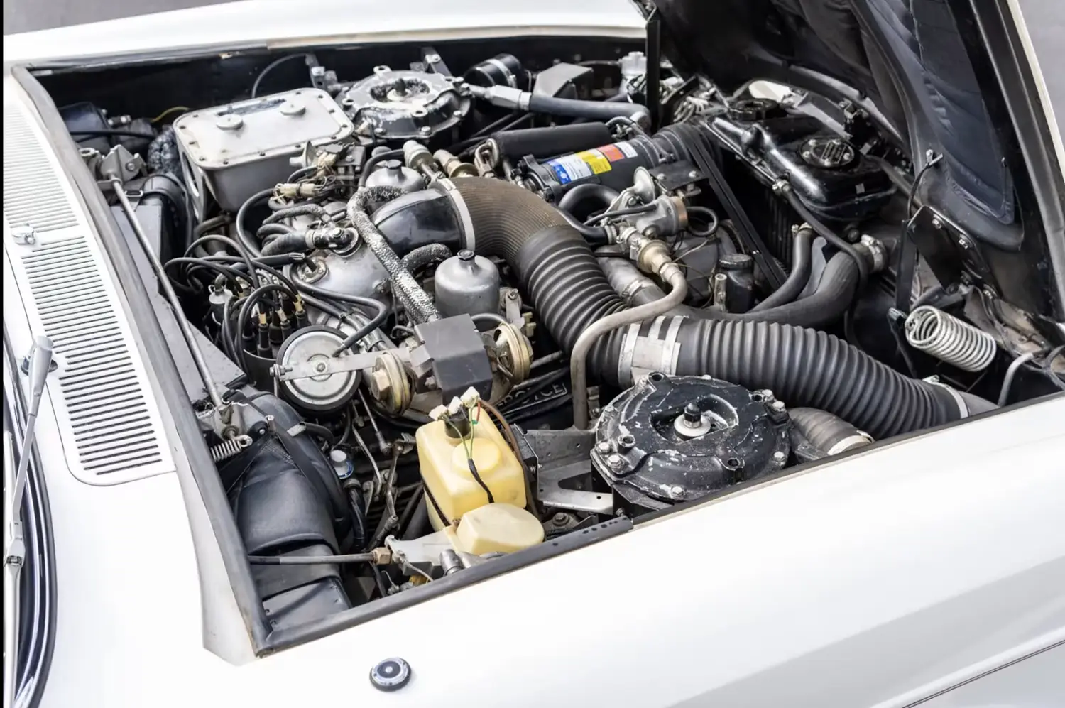 1976 Rolls-Royce Corniche Drophead Coupe 1976 Rolls-Royce Corniche Drophead Coupe