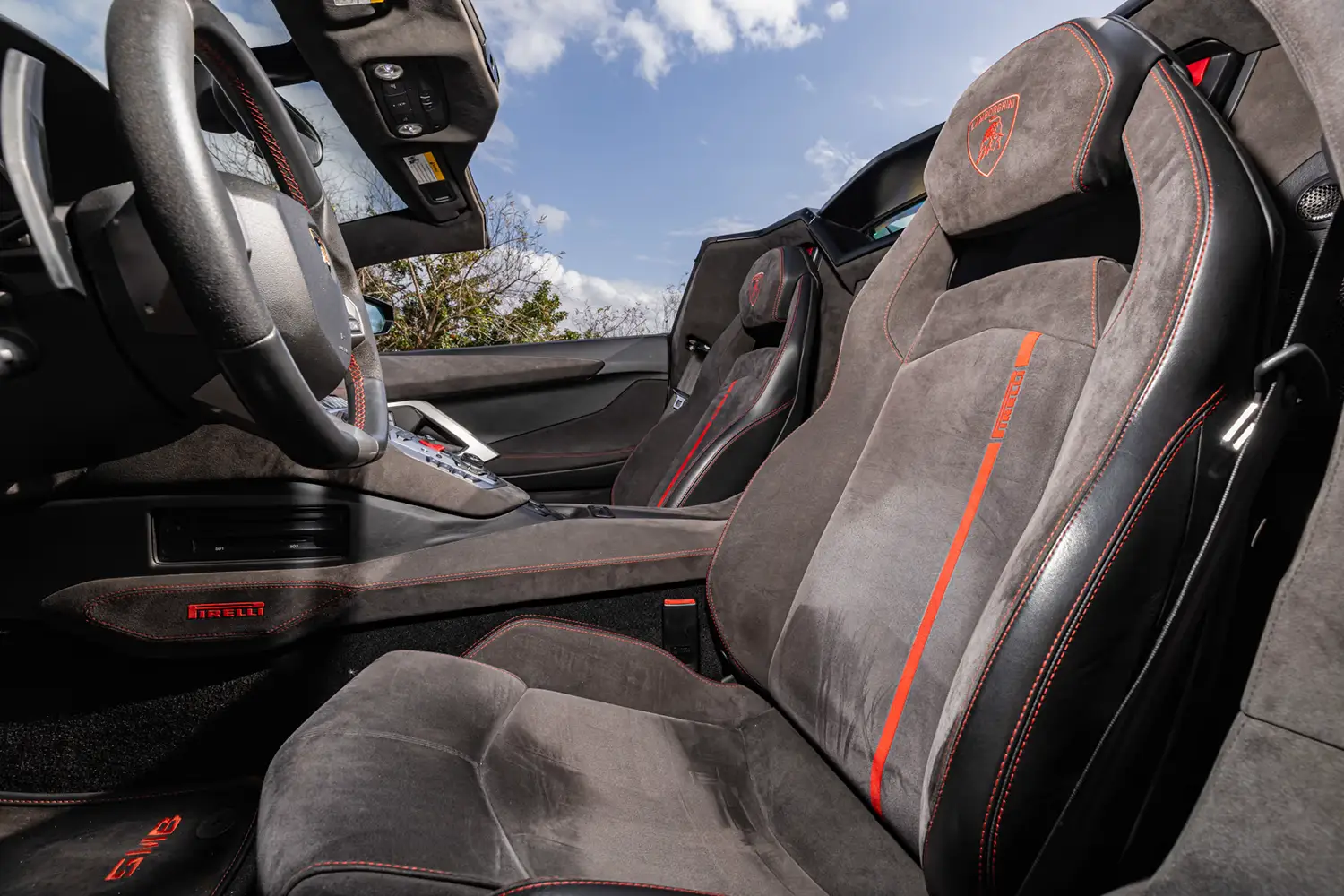 2016 Lamborghini Aventador LP700-4 Pirelli Edition