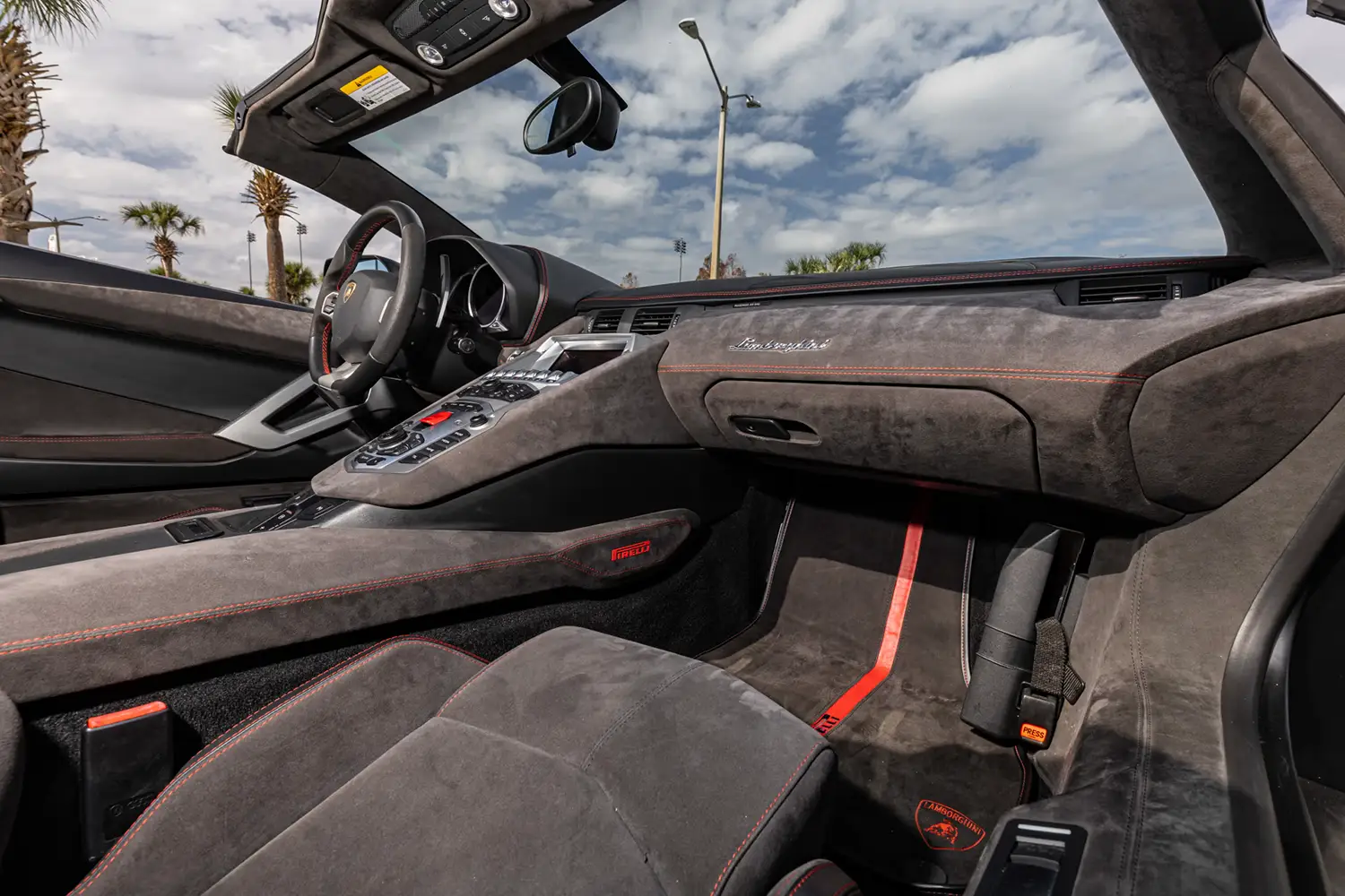 2016 Lamborghini Aventador LP700-4 Pirelli Edition