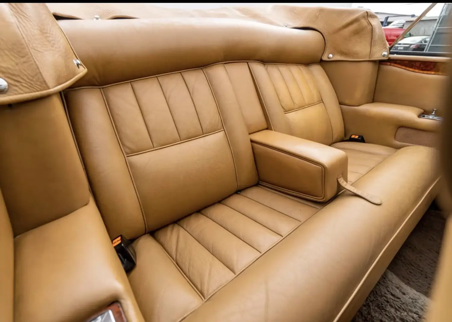 1976 Rolls-Royce Corniche Drophead Coupe 1976 Rolls-Royce Corniche Drophead Coupe