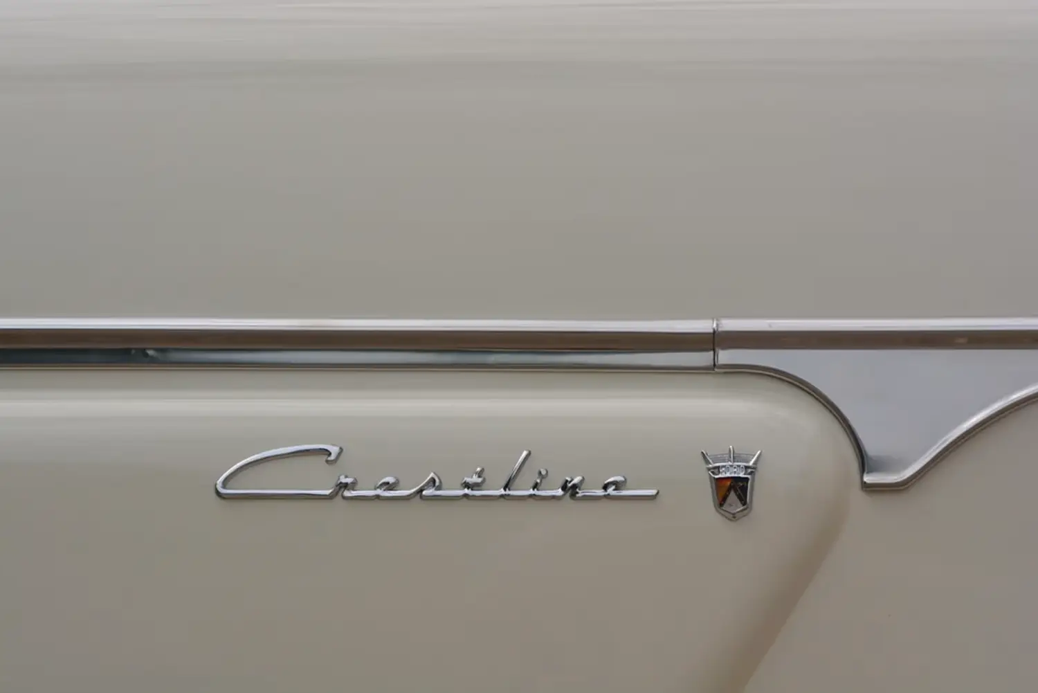 1954 Ford Crestline Sunliner