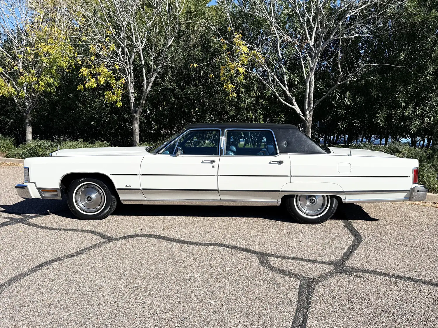 1977 Lincoln Continental Town Car