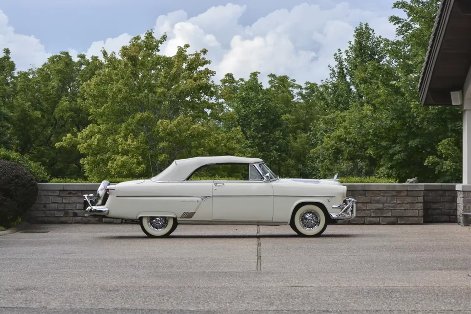 1954 Ford Crestline Sunliner