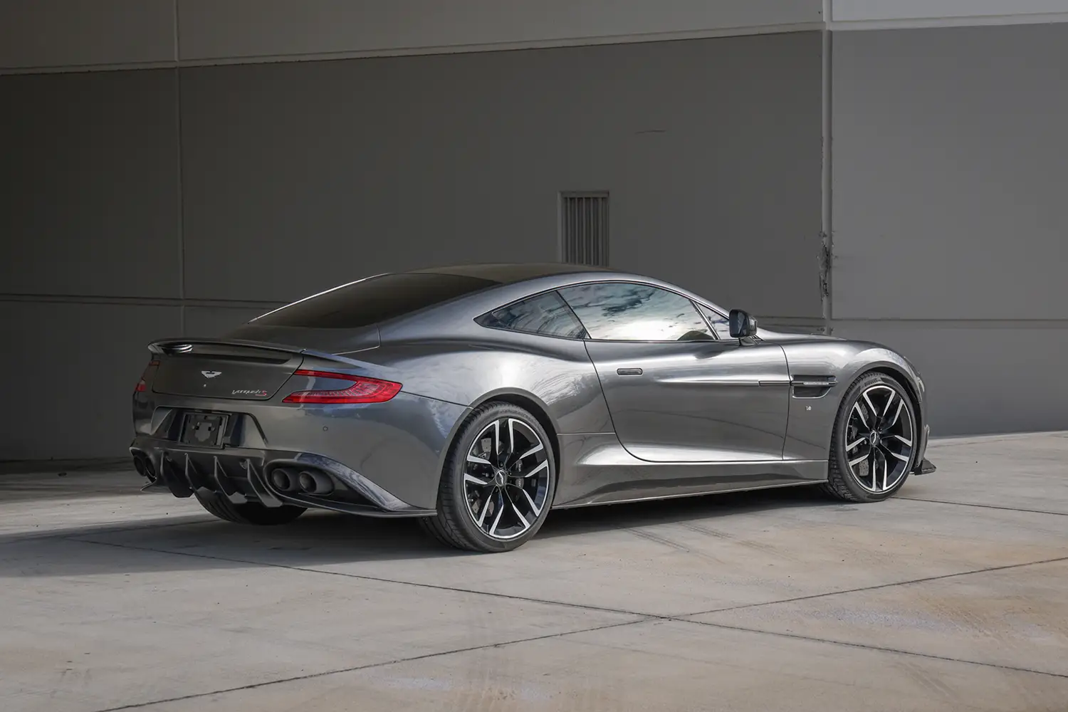 2018 Aston Martin Vanquish S Coupe