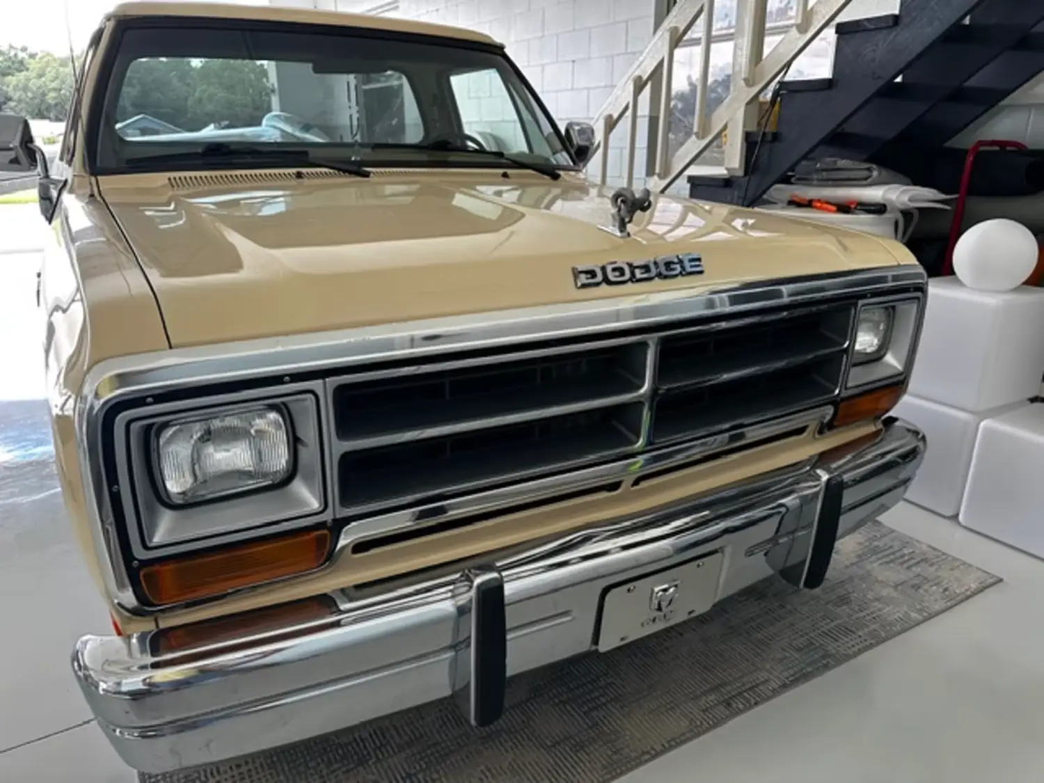 1988 Dodge D150 Prospector