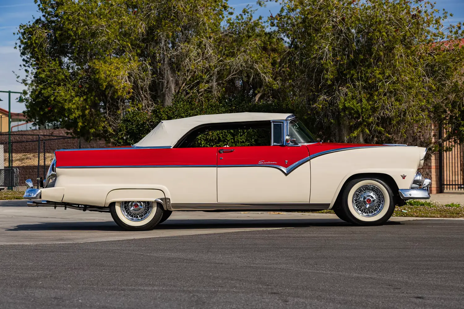 1955 Ford Fairlane Sunliner