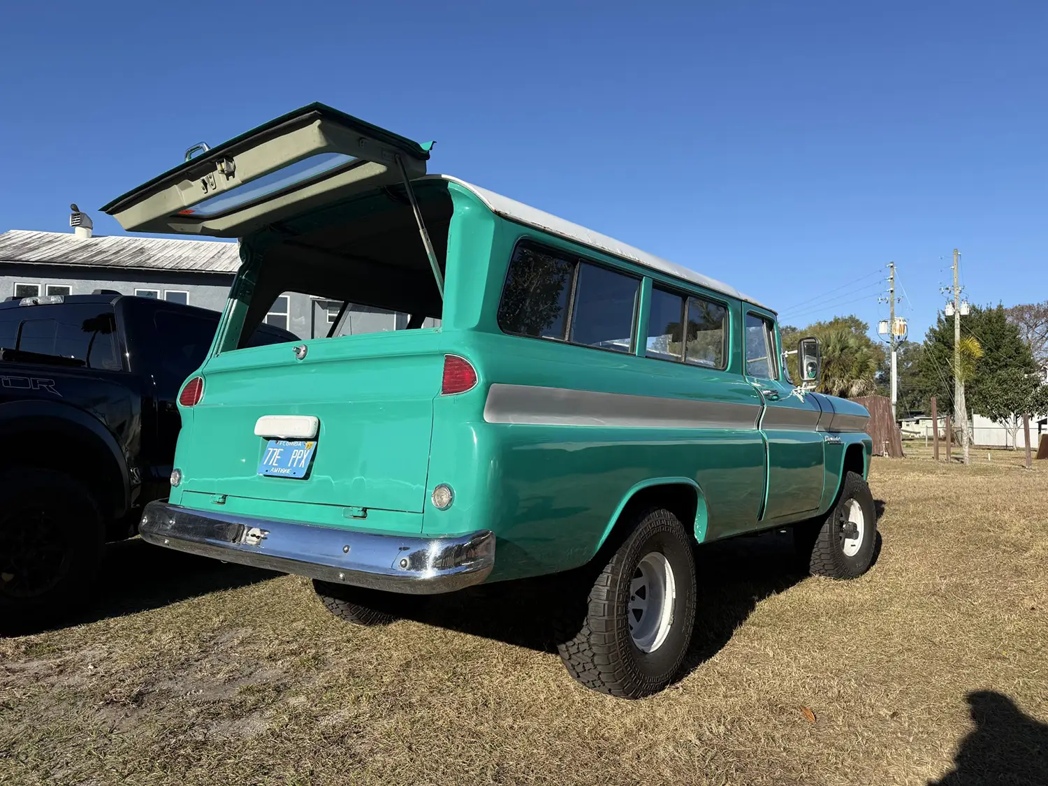 1960 Chevrolet Suburban 4x4 1960 Chevrolet Suburban 4x4