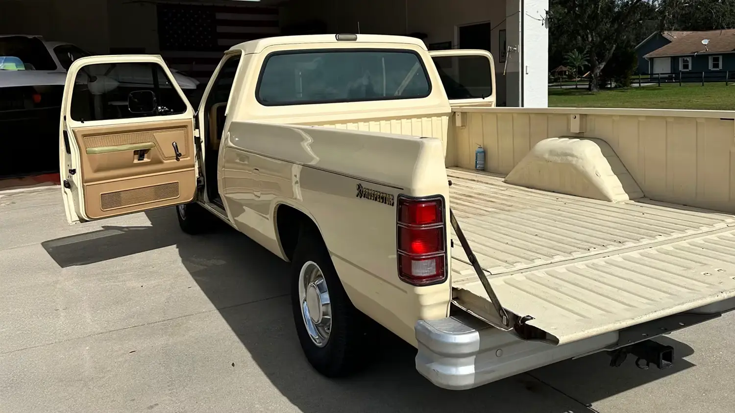 1988 Dodge D150 Prospector