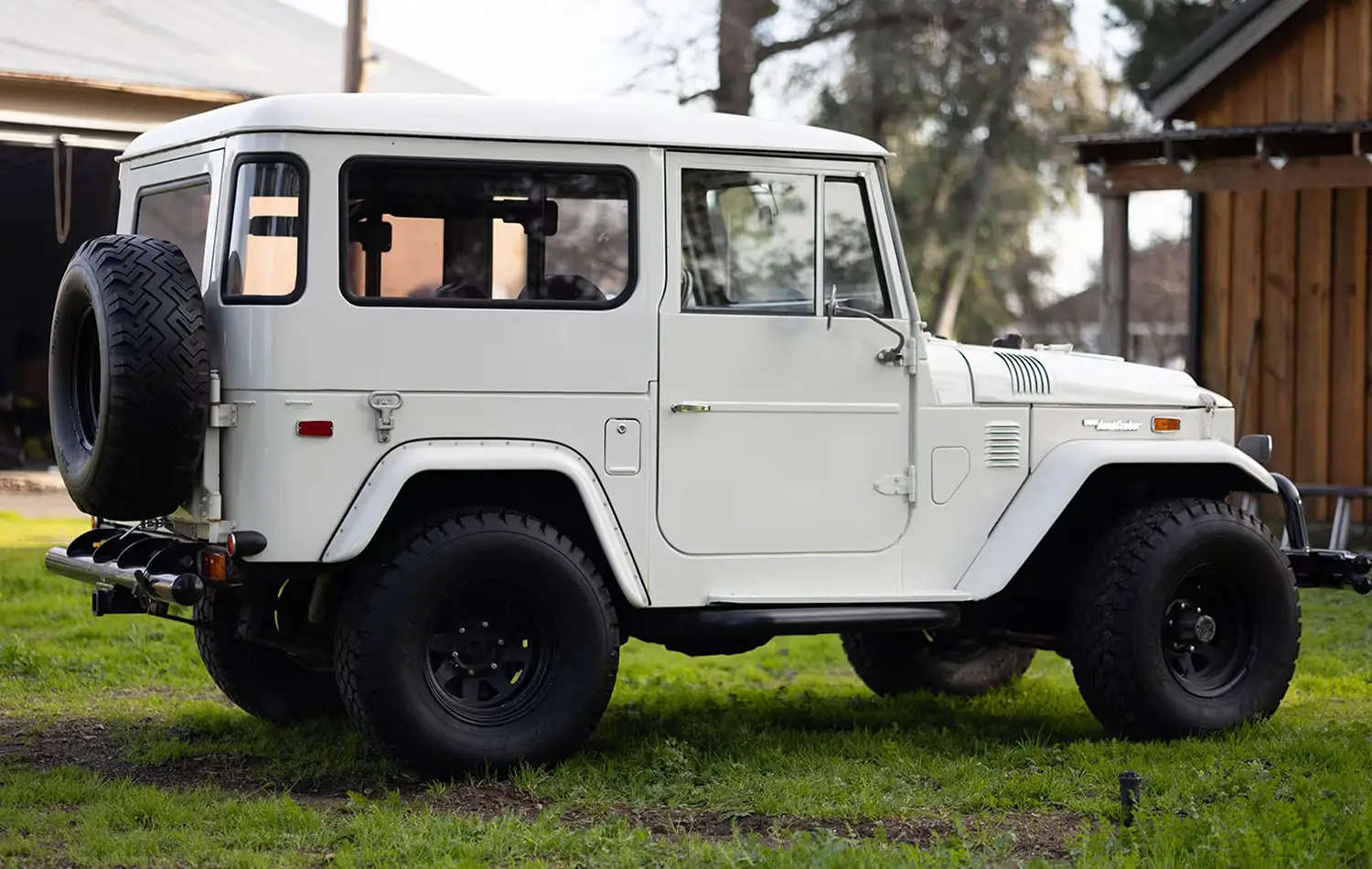 1974 Toyota FJ-40 Land Cruiser