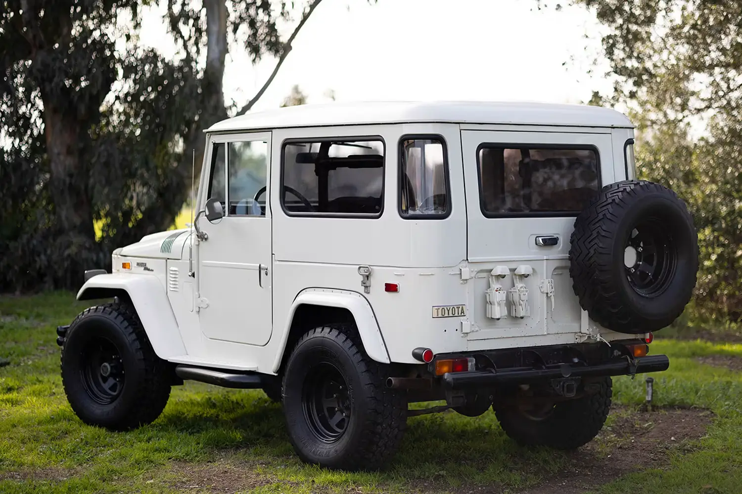 1974 Toyota FJ-40 Land Cruiser
