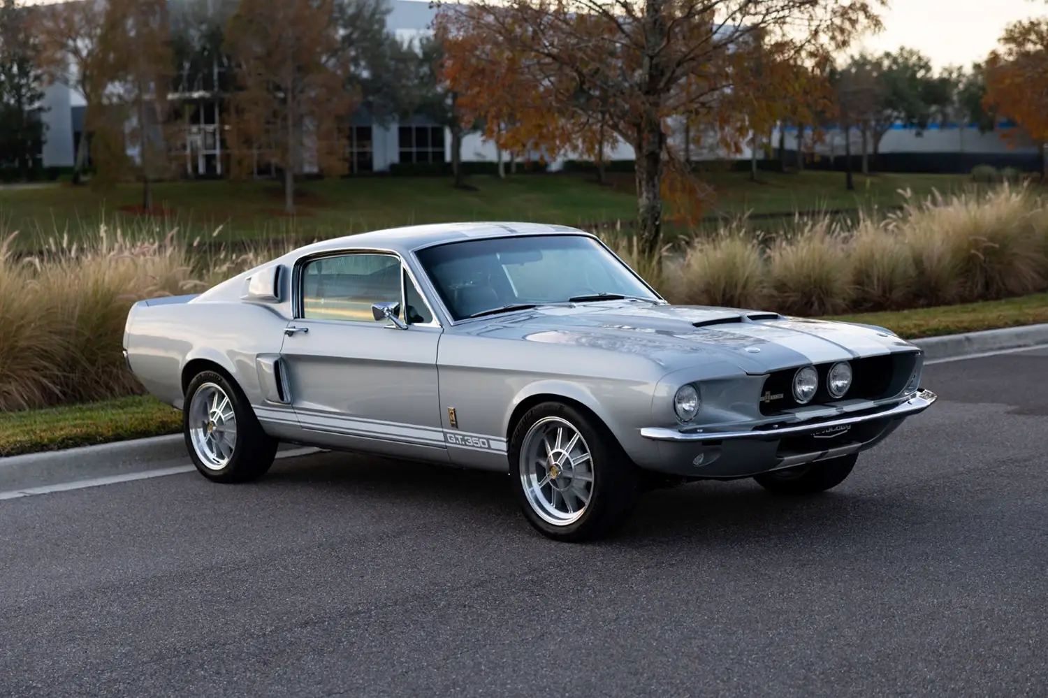 Revology 1967 Shelby GT350 Revology 1967 Shelby GT350