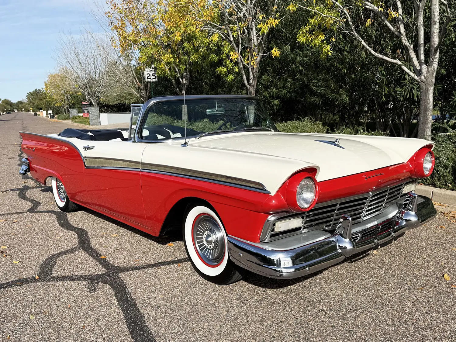 1957 Ford Fairlane 500 Sunliner