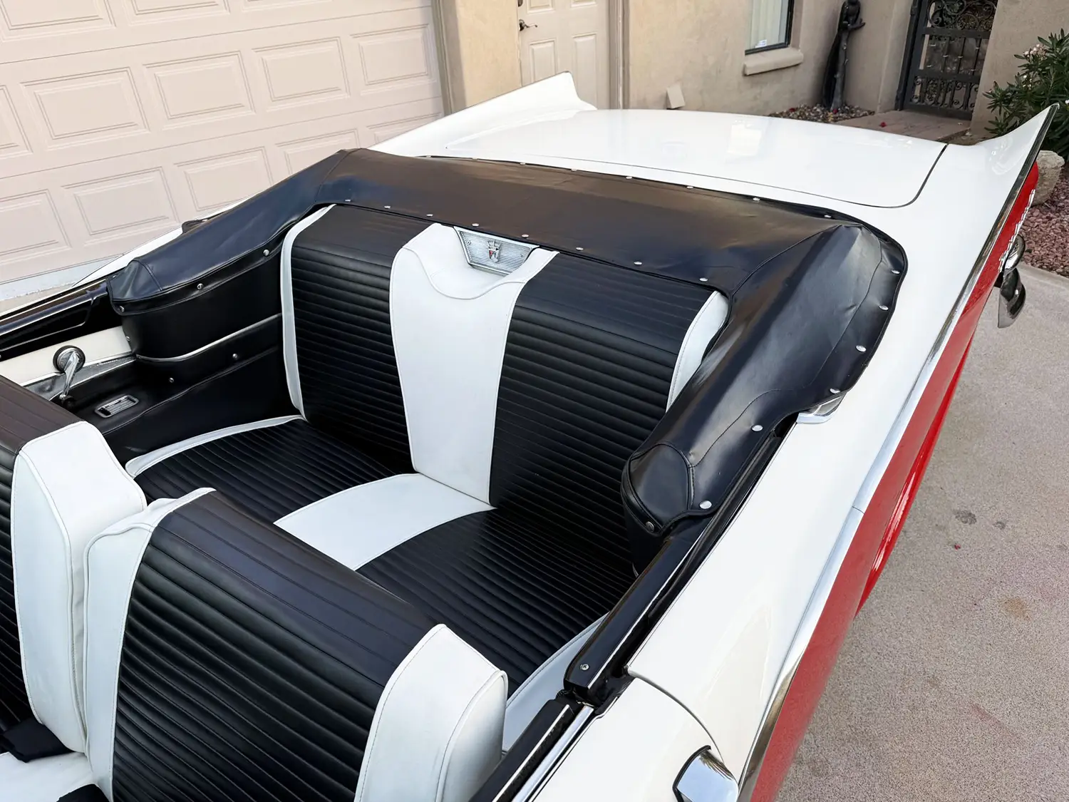 1957 Ford Fairlane 500 Sunliner