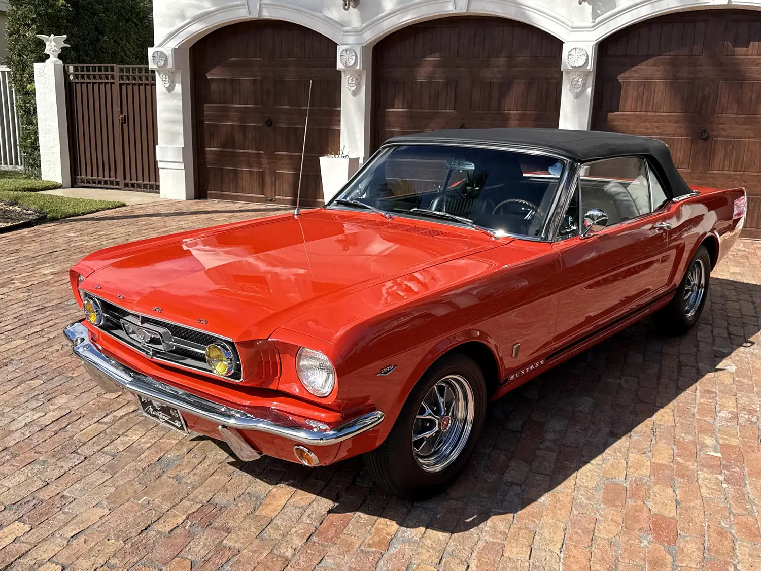 1965 Ford Mustang convertible 1965 Ford Mustang convertible