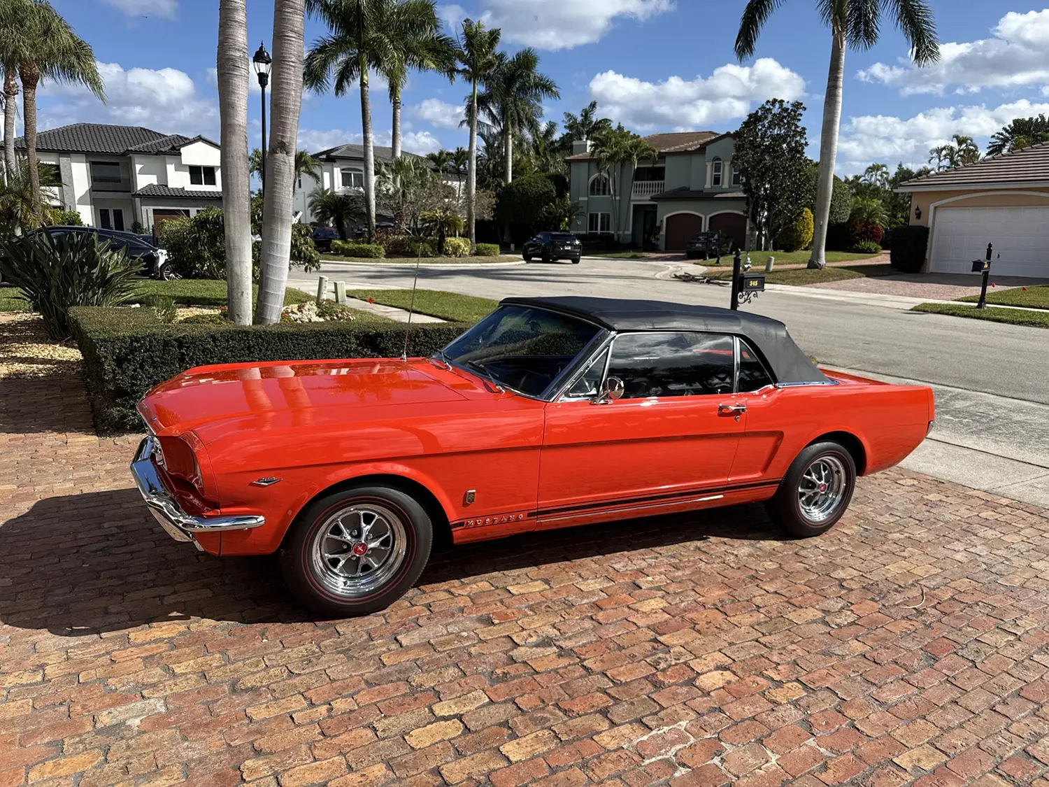 1965 Ford Mustang convertible 1965 Ford Mustang convertible