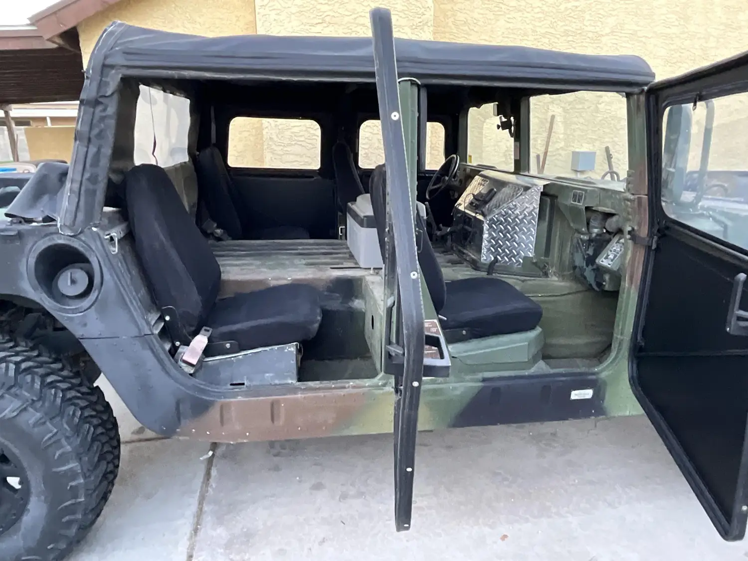 AM General HMMWV M1123