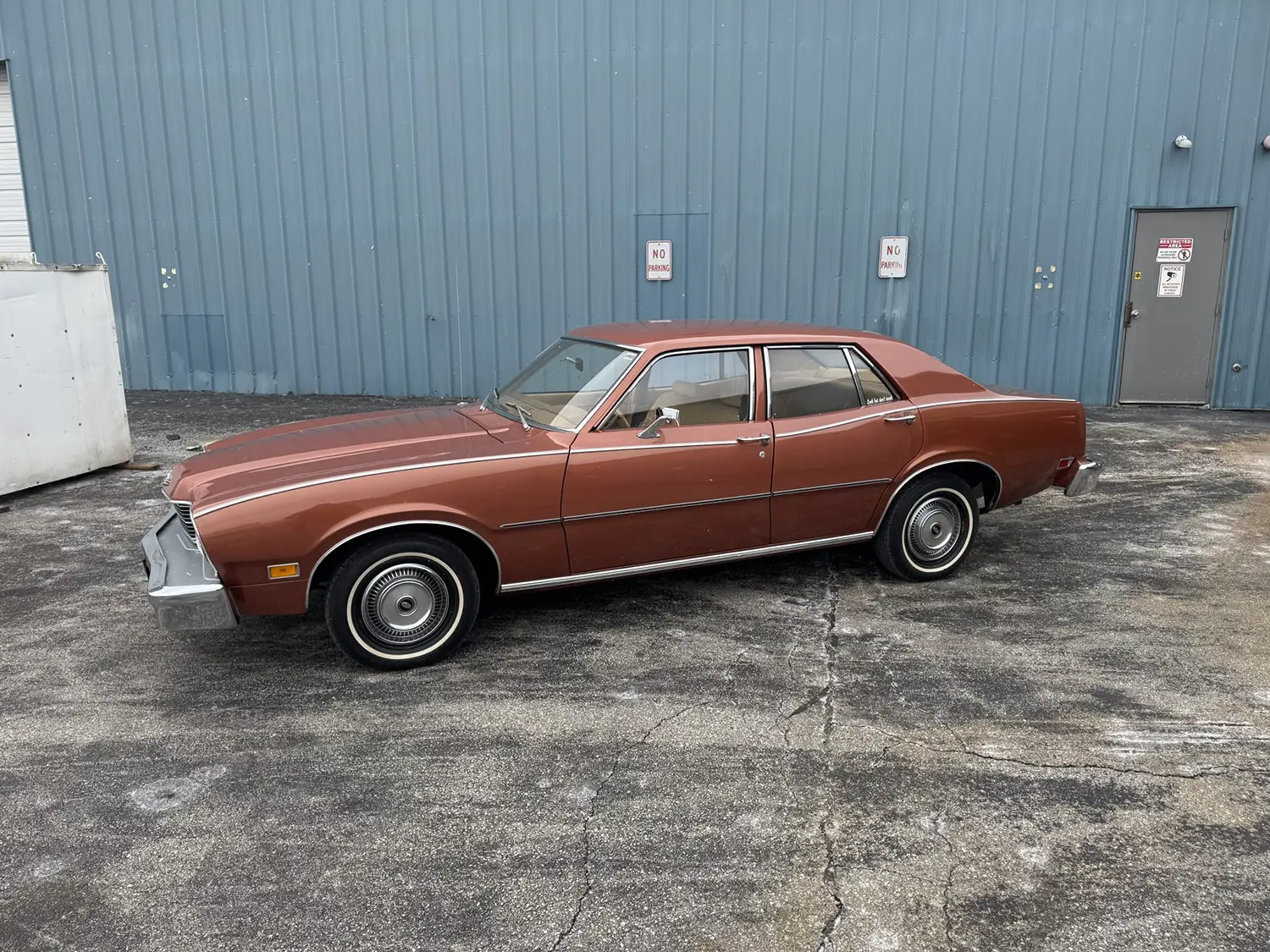 1976 Mercury Comet Sedan
