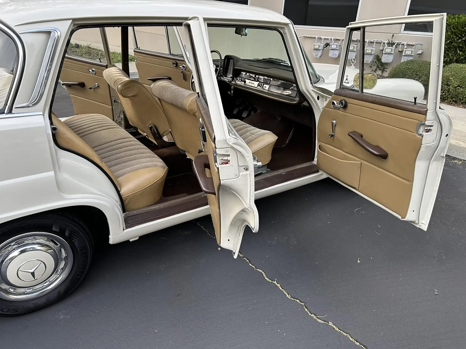 1966 Mercedes-Benz 230