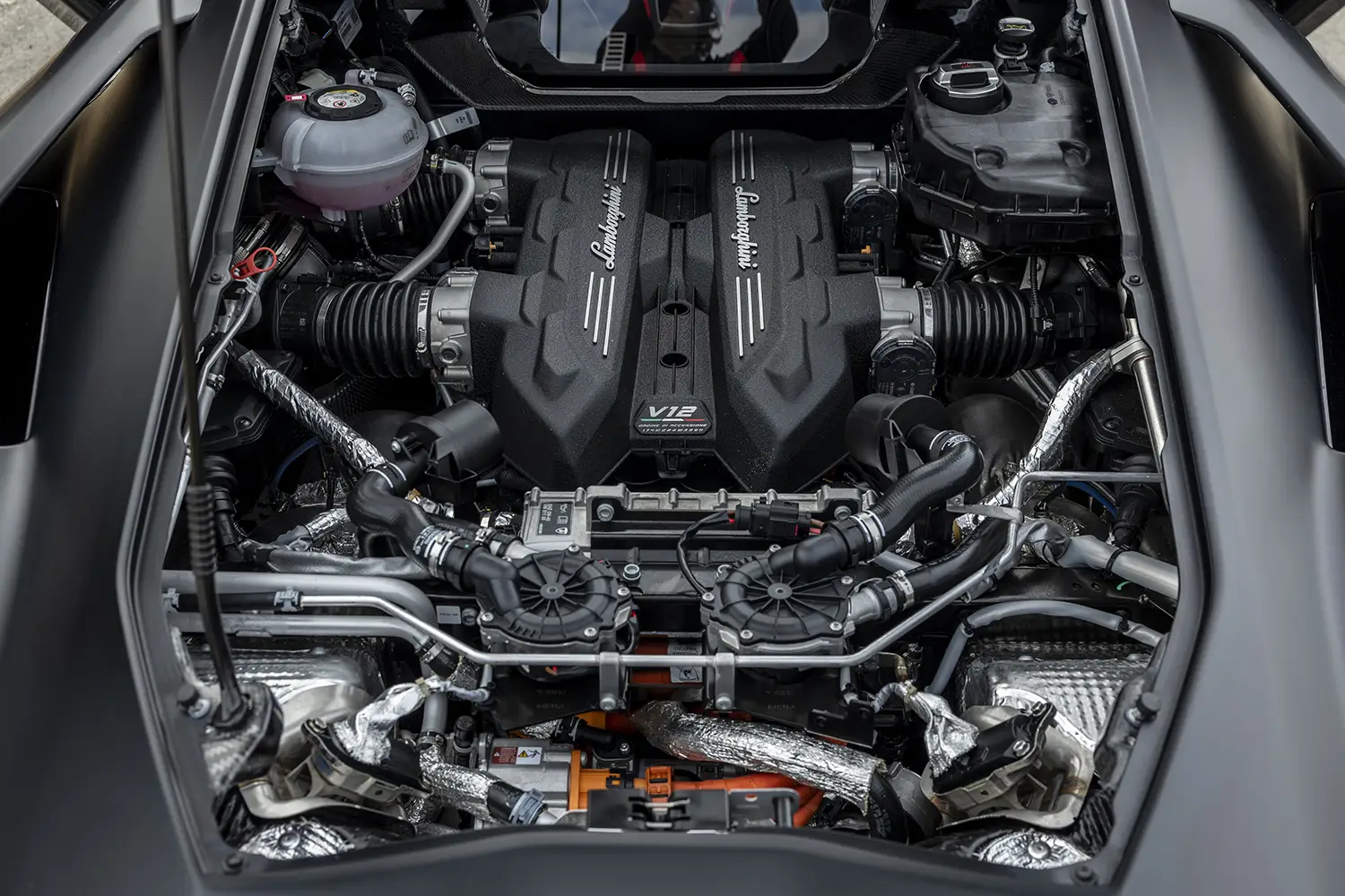 2024 Lamborghini Revuelto