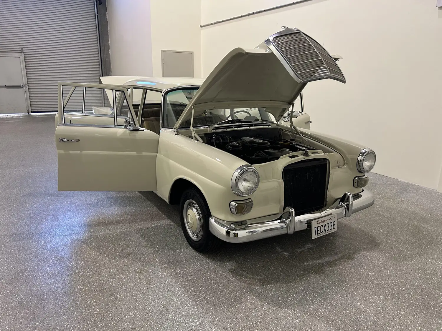 1966 Mercedes-Benz 230