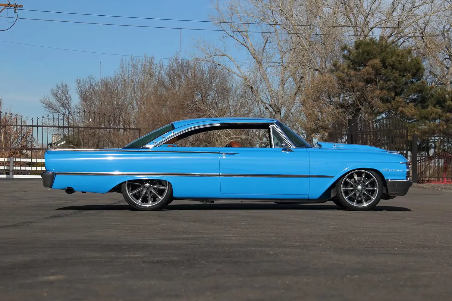 1961 Ford Galaxie Starliner