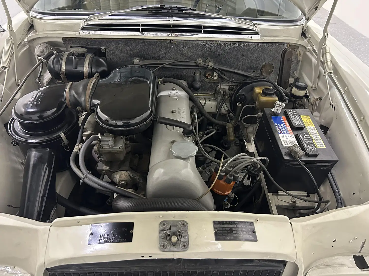 1966 Mercedes-Benz 230