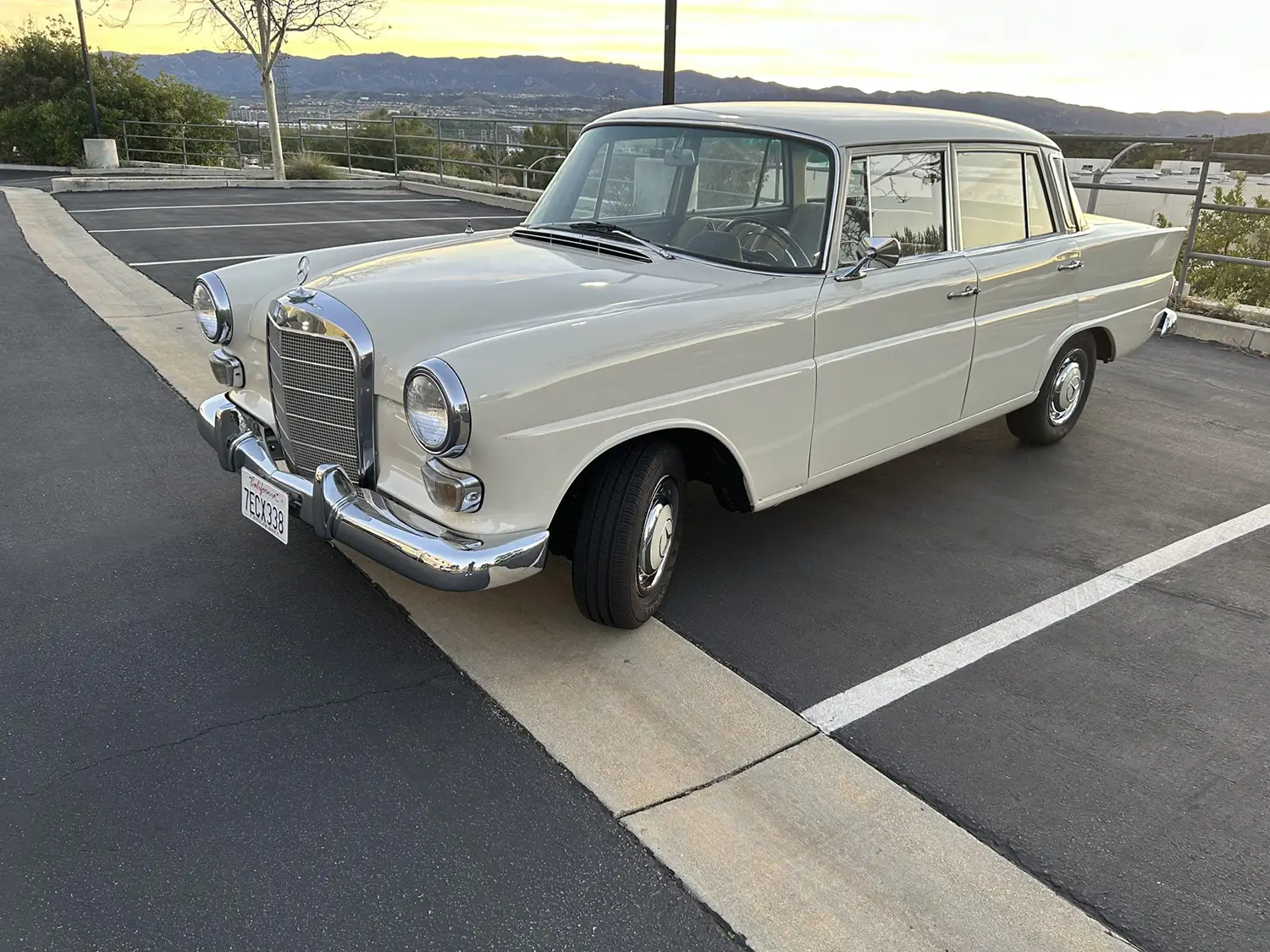 1966 Mercedes-Benz 230