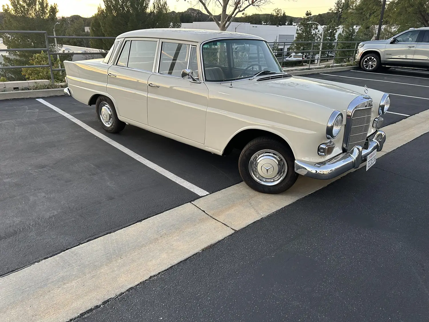 1966 Mercedes-Benz 230