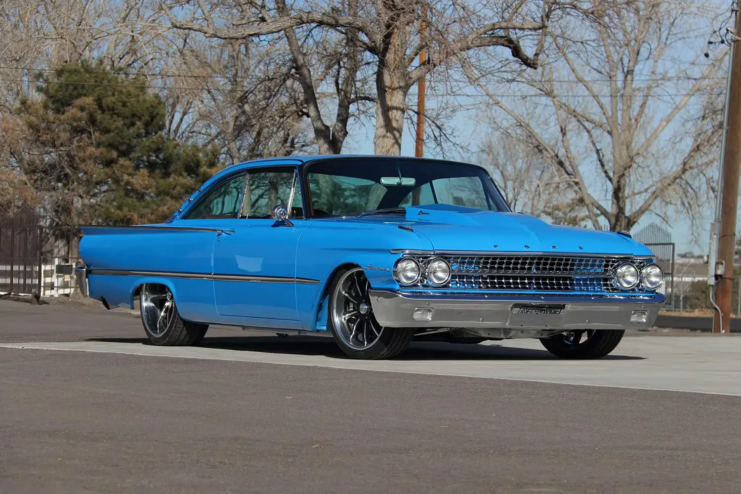 1961 Ford Galaxie Starliner
