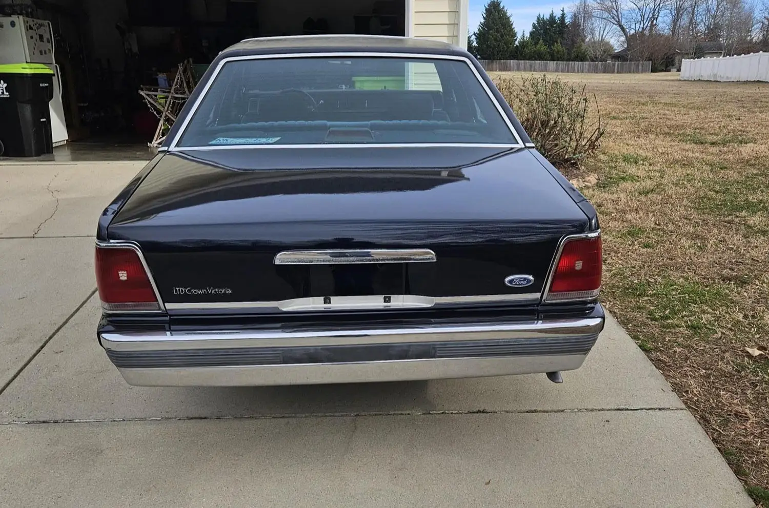 1989 Ford LTD Crown Victoria Sedan