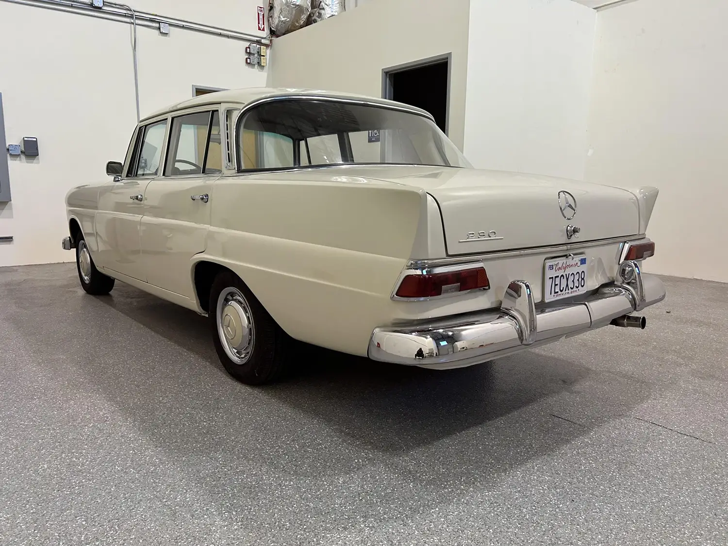 1966 Mercedes-Benz 230