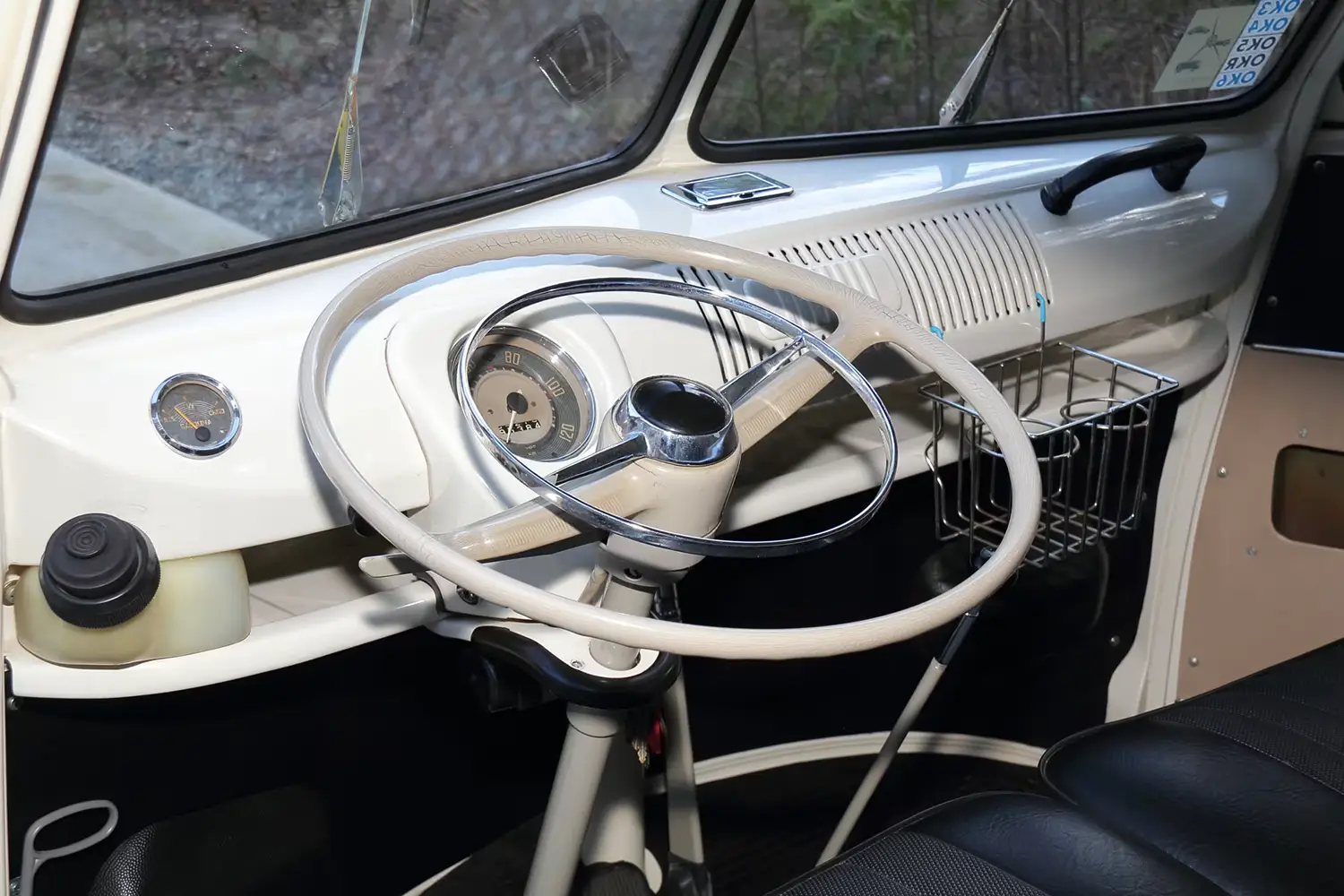 1973 Volkswagen Type 2 6-Door Bus