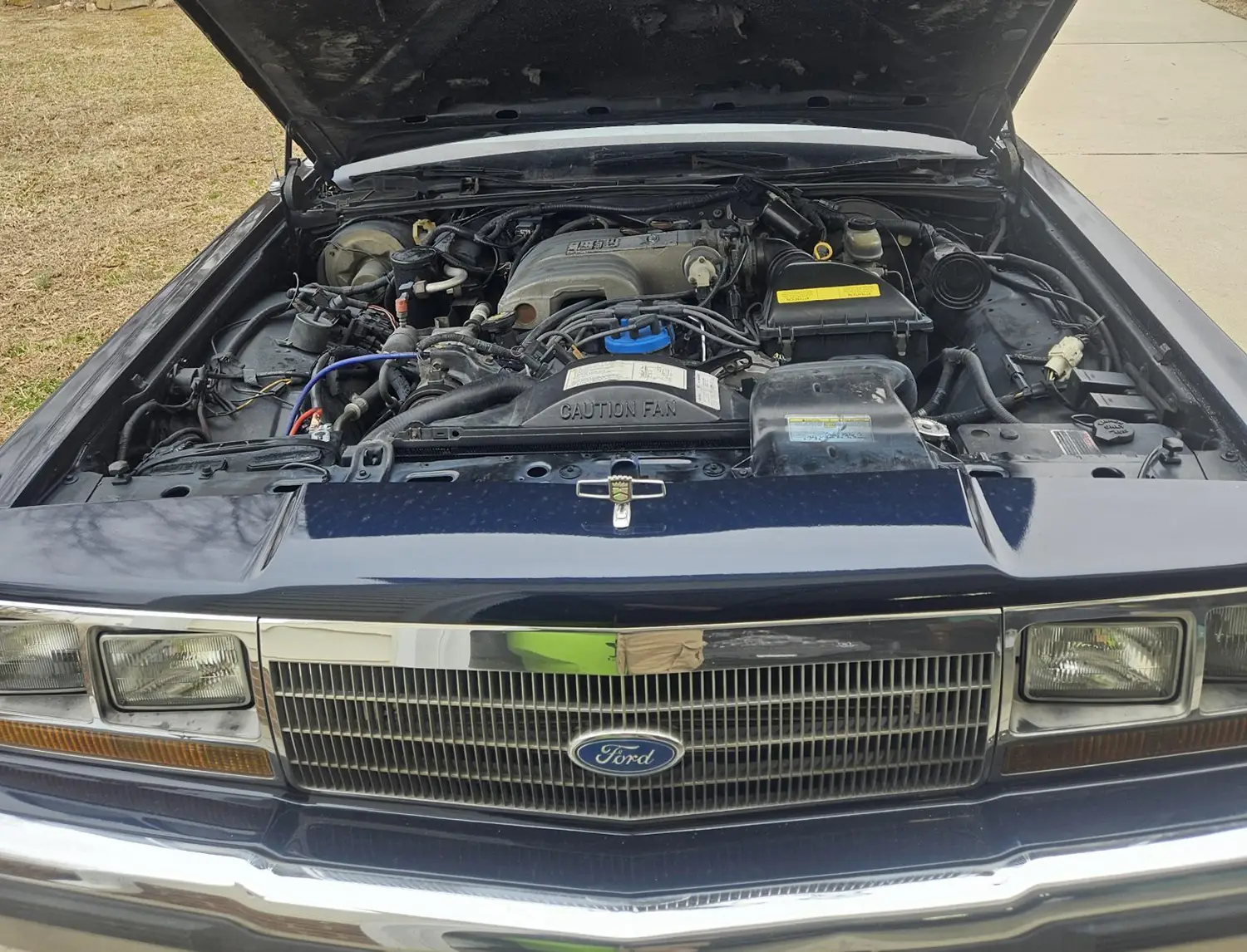 1989 Ford LTD Crown Victoria Sedan