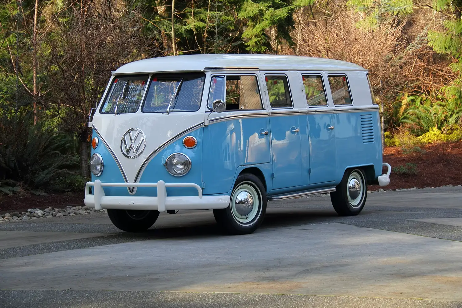 1973 Volkswagen Type 2 6-Door Bus