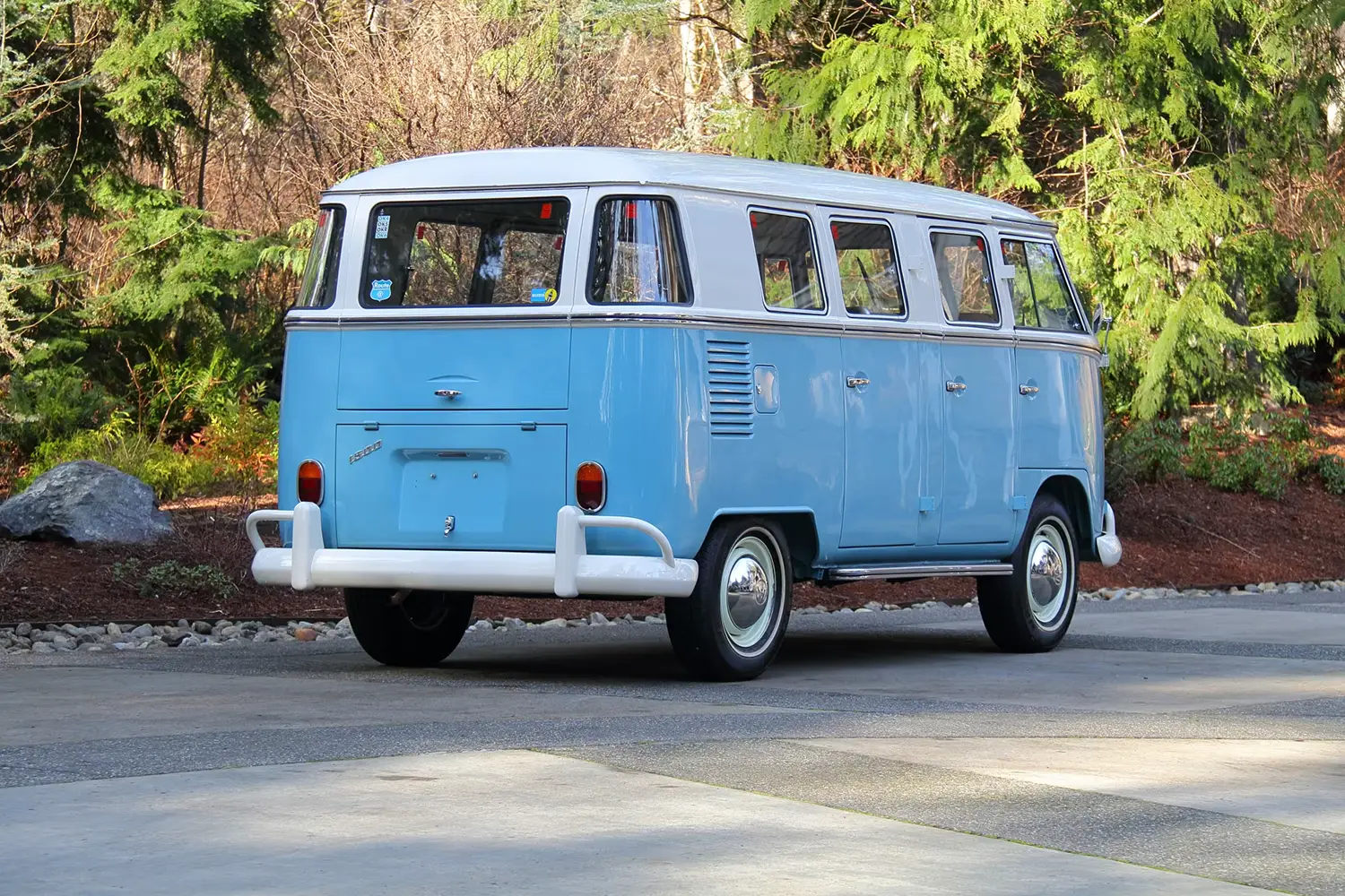 1973 Volkswagen Type 2 6-Door Bus