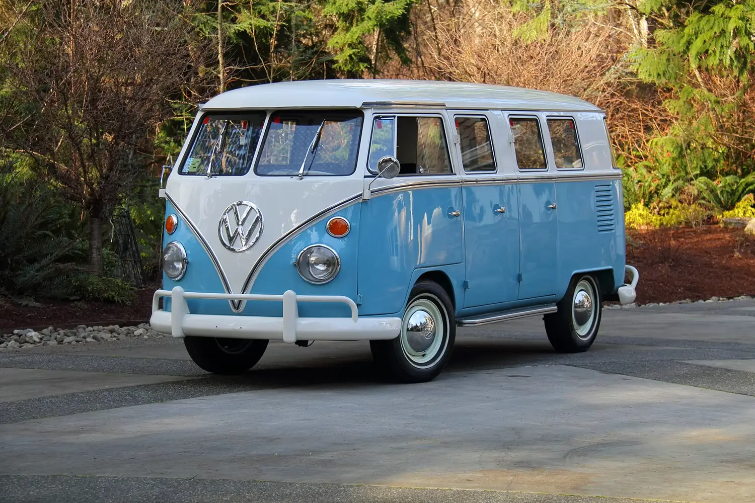 1973 Volkswagen Type 2 6-Door Bus