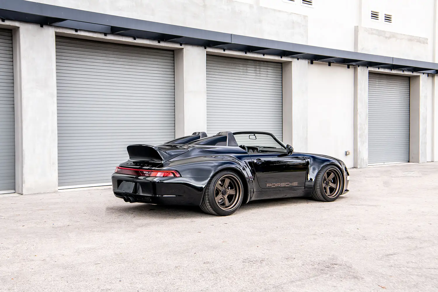 1995 Porsche 911 Speedster Remastered by Gunther Werks