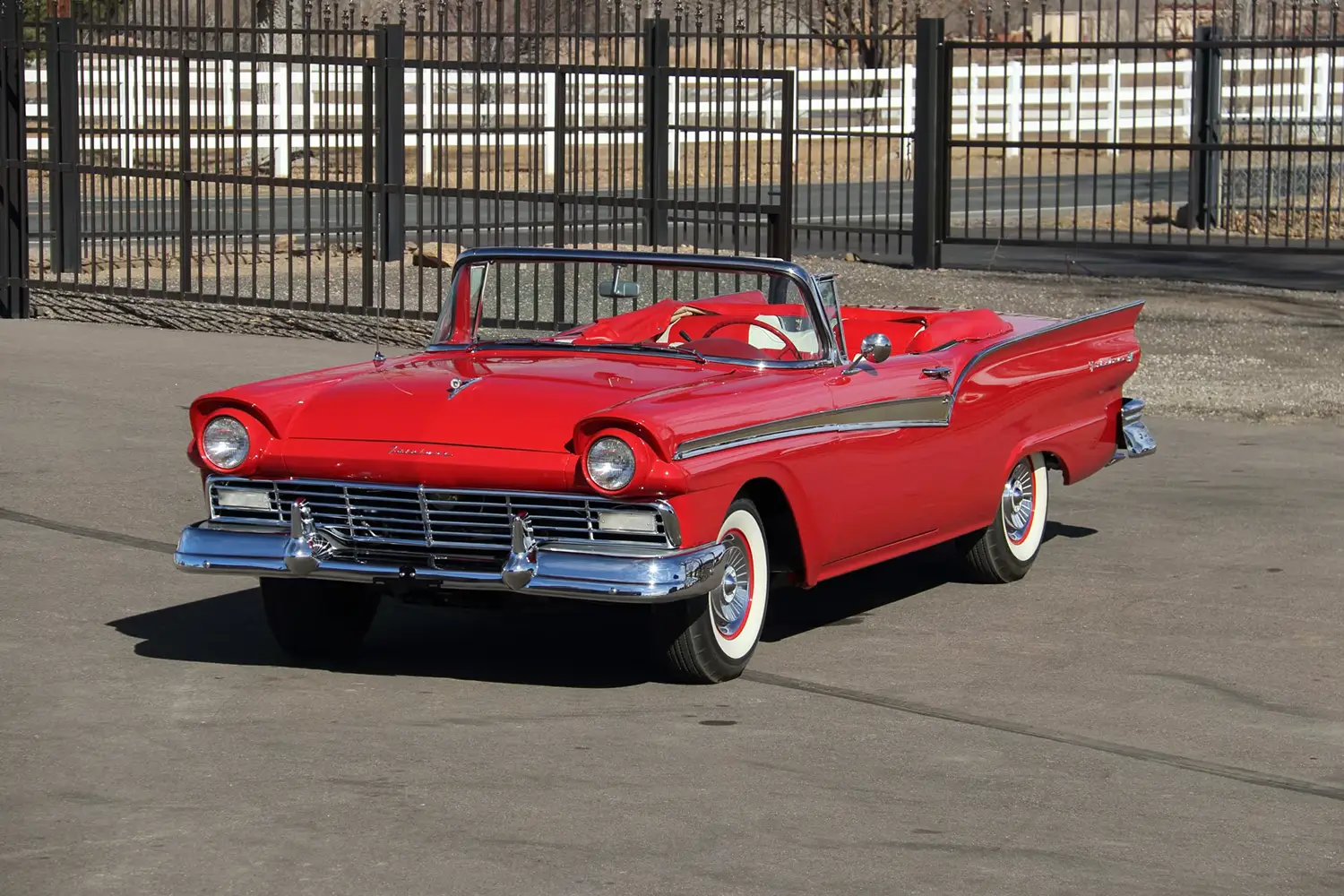 1957 Ford Fairlane 500 Sunliner