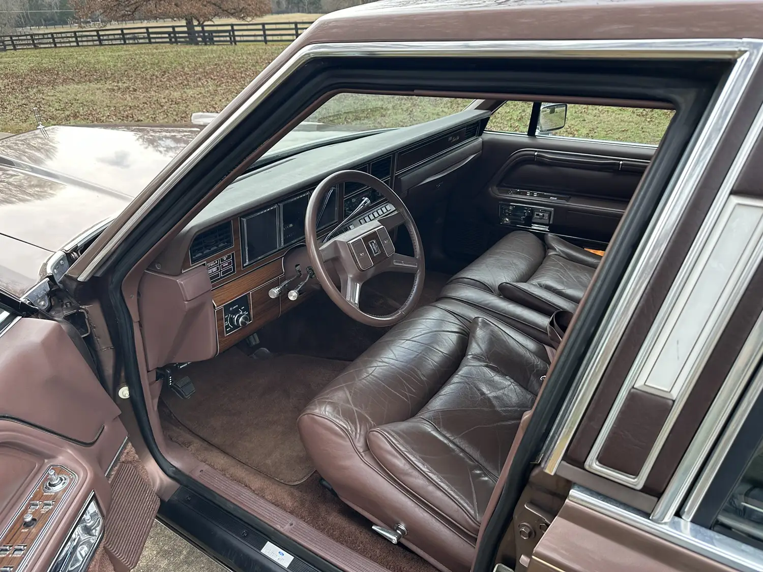 1988 Lincoln Town Car Signature Series