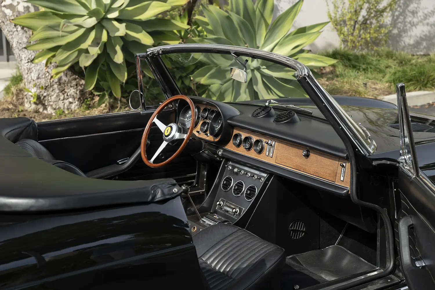 1969 Ferrari 365 GTS by Pininfarina