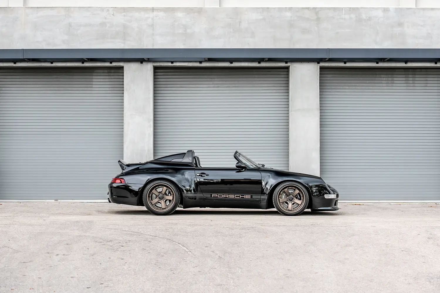 1995 Porsche 911 Speedster Remastered by Gunther Werks