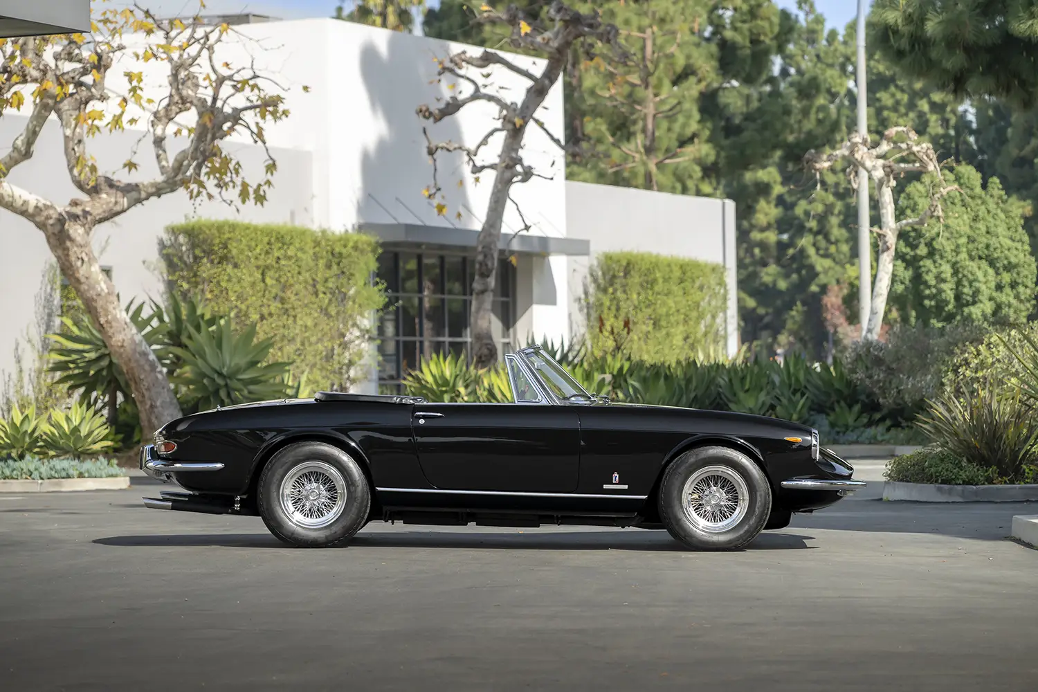 1969 Ferrari 365 GTS by Pininfarina