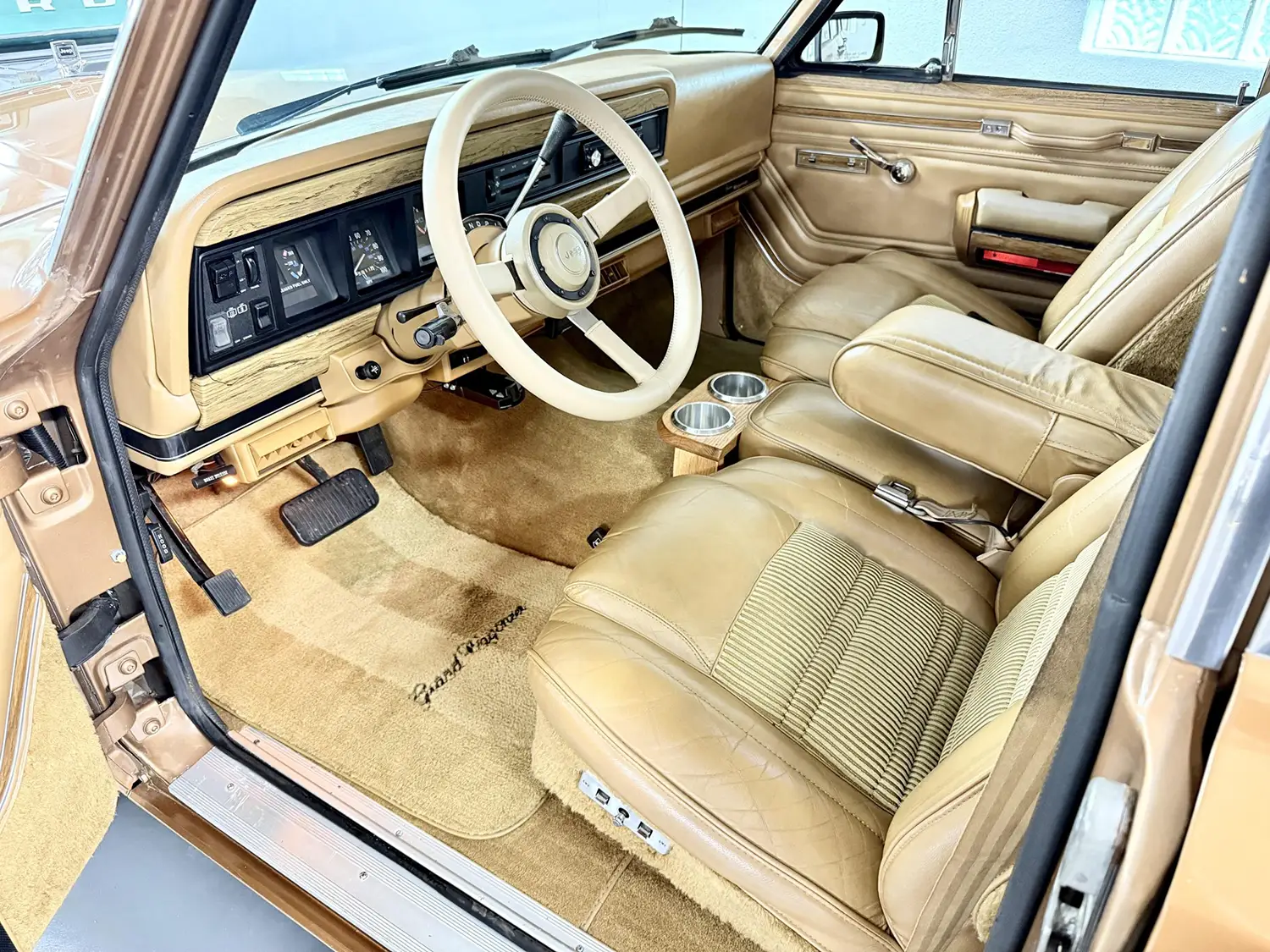 1986 Jeep Grand Wagoneer